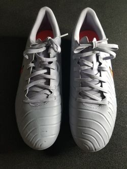 Nike Mens Tiempo Legend 10 Club Sizes10.5/ 10.0 / 9.5.