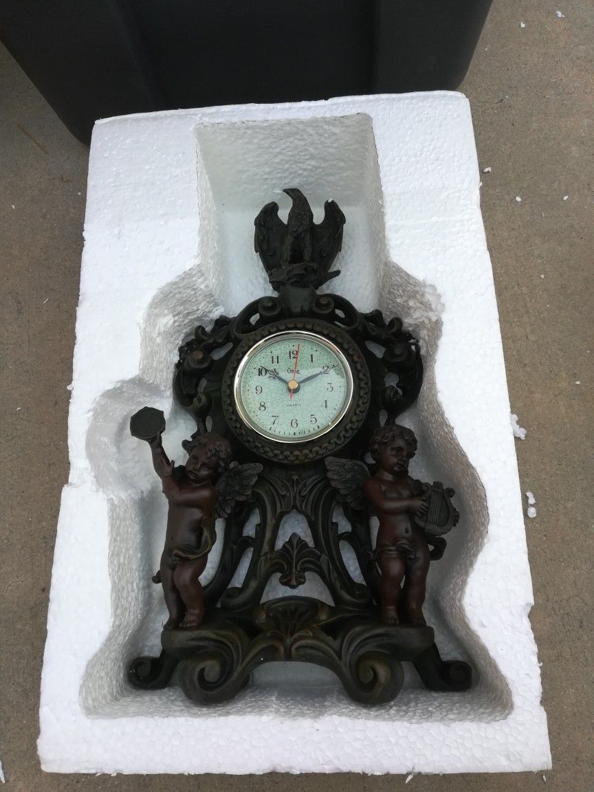 Crosa Vintage Cherub Angles & Eagle Quartz Mantes Statue Clock
