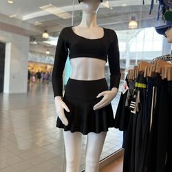 Cropped Black Long Sleeve