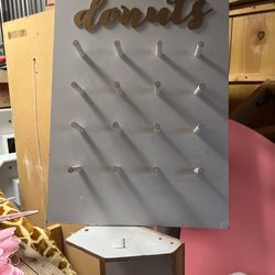 Donut Sign Holds 32 Donuts
