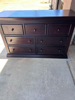 Sorelle Verona 4 piece dresser set