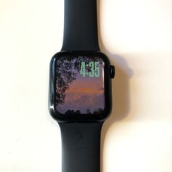 🍏Apple Watch Series SE 2nd Gen -Black-40MM -WIFI- $80🍏