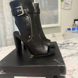 Women's boot-style sandals, size 5 1/2