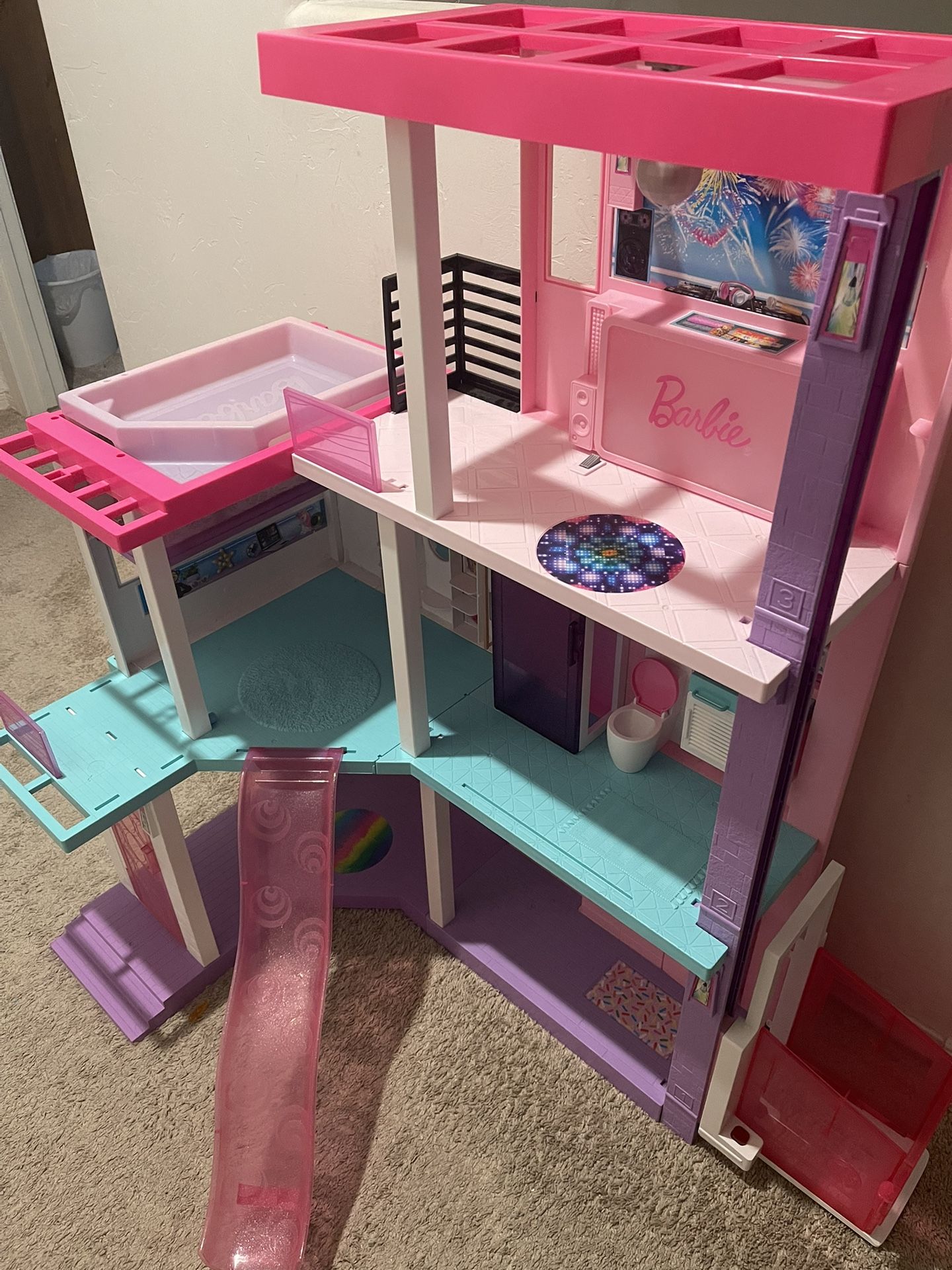 Barbie Dream house - Like New!