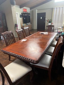 Free : Large Wood Dining Table with 8 Chairs