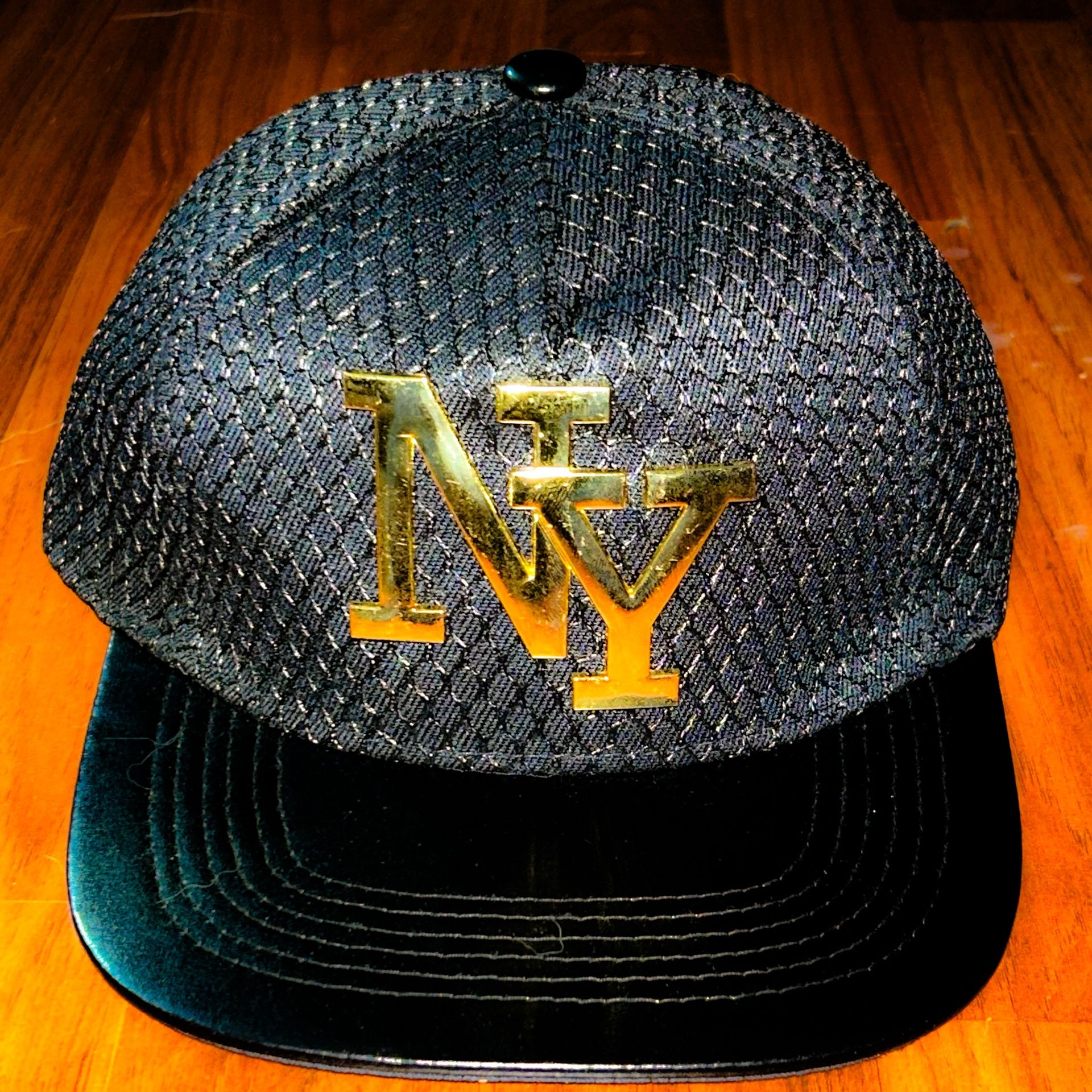New York Men’s Black/Gold SnapBack Hat NWOT