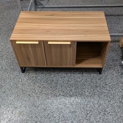 CAT LITTER BOX CABINET. EXCELLENT CONDITION. CITY OF ORANGE 🍊