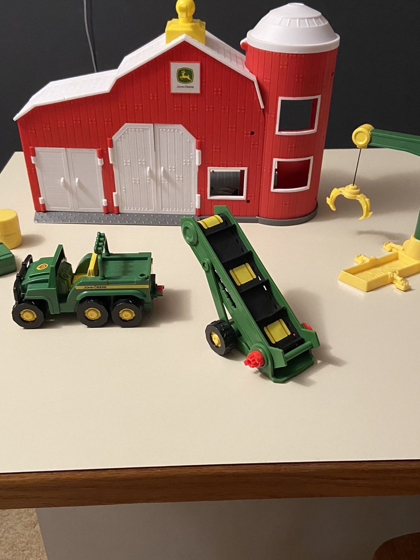John Deere Toy Barn