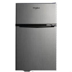 Used Sell ASAP $25 OBO  6 Months Old Whirlpool 3.1 Mini Fridge/freezer