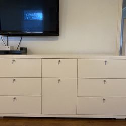 White dresser with drawers