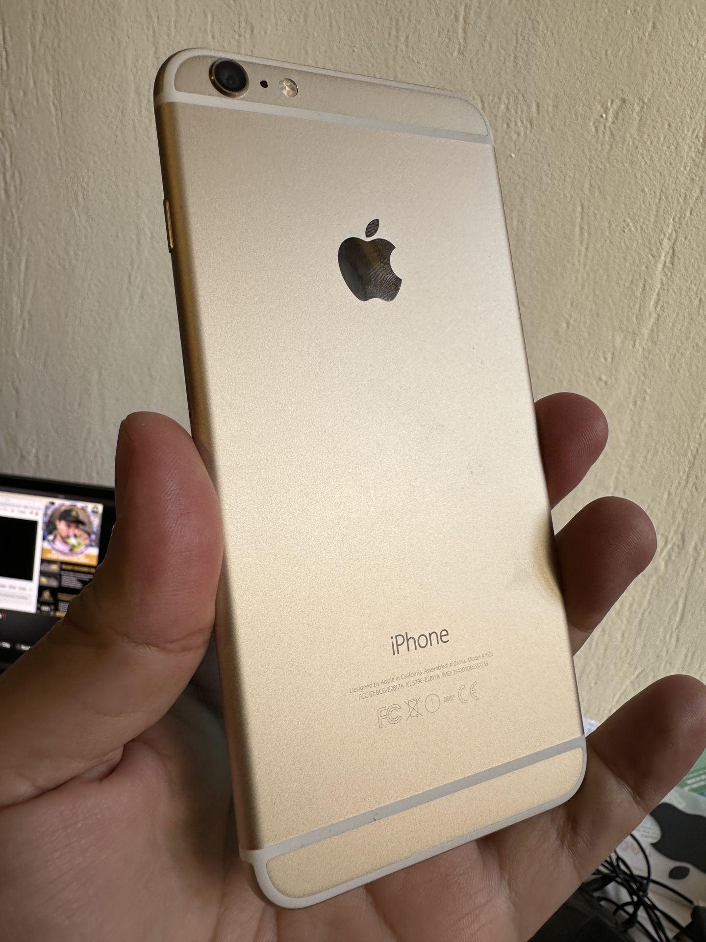 Unlocked Gold iPhone 6 Plus 128GB 99% Battery