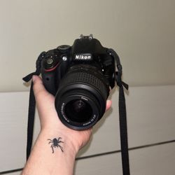 Nikon D5100 w/ 50mm Lens + Full Photography Kit 