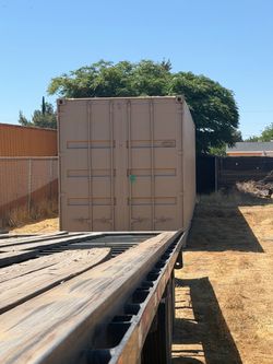 Storage shipping containers
