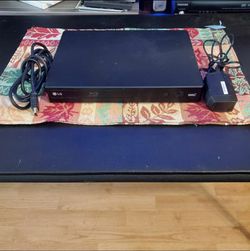 Small LG Blu-Ray player with remote