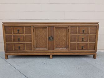 Vintage dresser