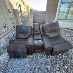 Reclining Loveseat with Console — Super Comfortable