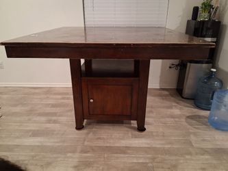 Free Counter height table