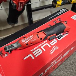 Milwaukee
M12 FUEL 12V Lithium-Ion Compact 1/4 in. Cordless Ratchet (Tool-Only)