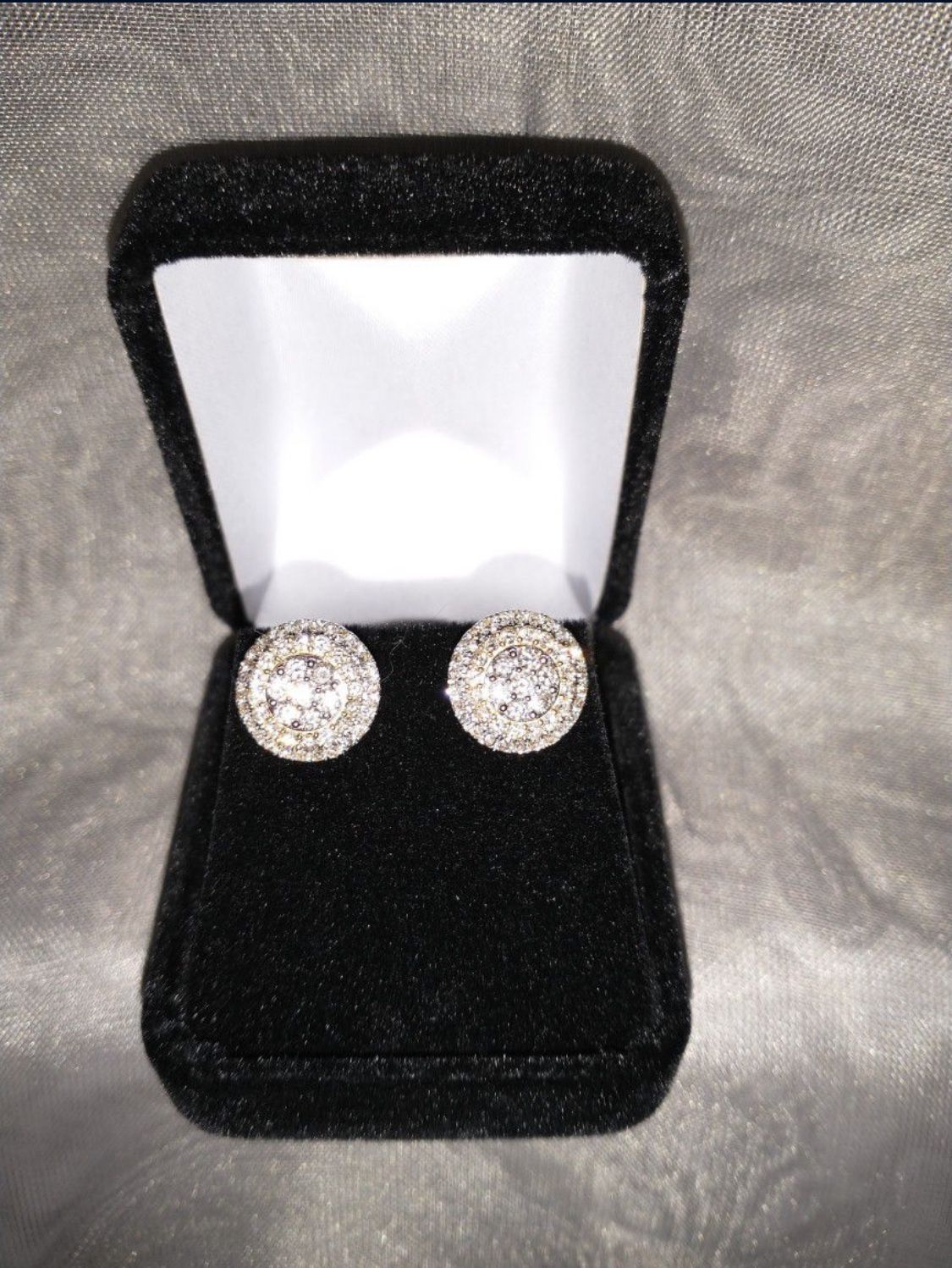 10kt GOLD DIAMOND STUDS 1.5ct