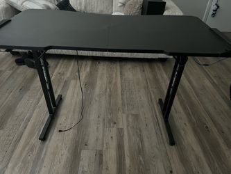 Gaming desk
