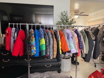 23 kids jackets size 4/8located in Anaheim