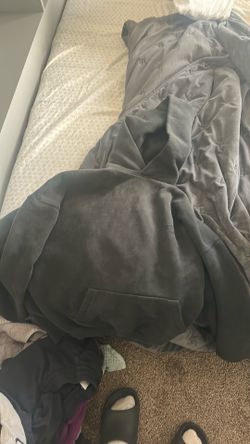 black essentials hoodie