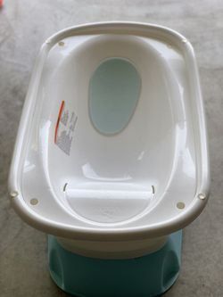 Baby Bath - Name Brand - Retail $75 - selling cheap