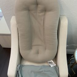 Snuggle Me lounger And cover 