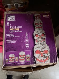 Halloween 8 ft Grave and Bones LED Skull Stack
