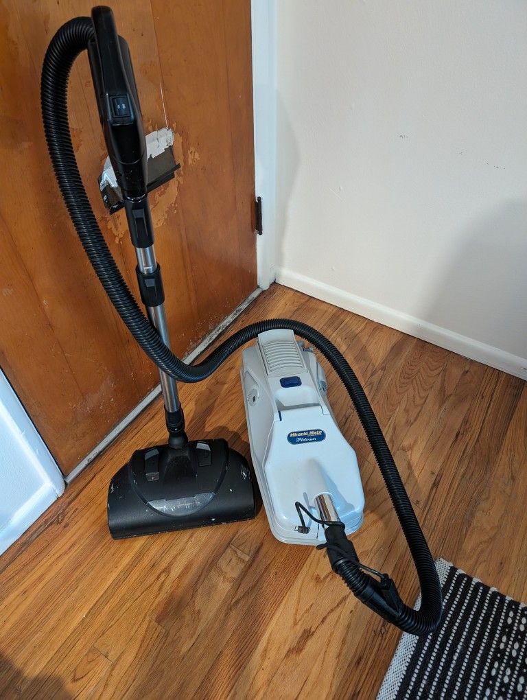 Miracle Mate Canister Vacuum 