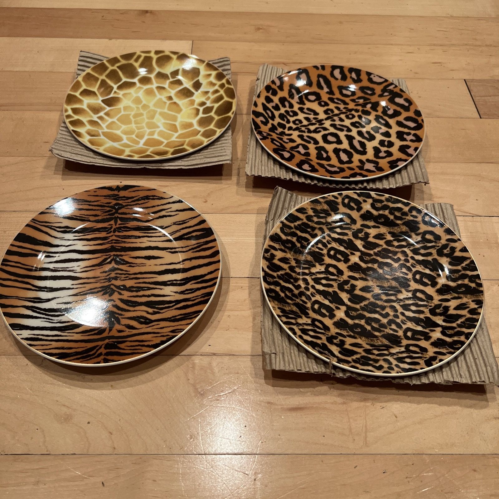 Very Pretty Animal Print Plates NEW