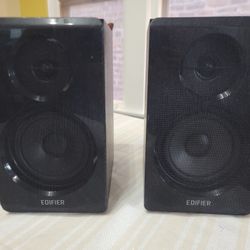 Edifier R33BT Speakers 