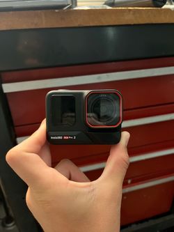 Insta 360 ace pro 2
