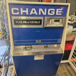 Rowe commercial change machine. Accepts 1's, 5's, $10's and 20's. Recently updated to Accept all current bills.

$500 FIRM