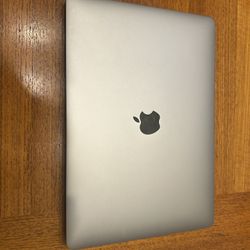 13” MacBook Pro W/ Apple Intelligence 