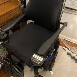 ELECTRIC WHEELCHAIR ALMOST NEW