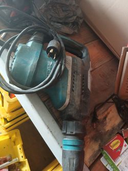 Makita HR4013C 1-9/16" SDS-Max AVT Rotary Hammer Drill