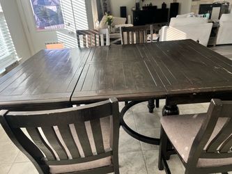 Dining table set