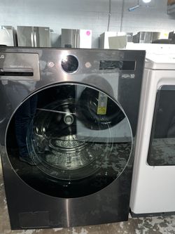 LG 5.0 Cu. Ft. Front Load Smart WashCombo All-in-One Washer/Dryer in Black Steel