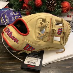 Wilson A1000 infielder’s baseball glove brand new size 11.75”,  A1000 1975 Blonde color, full leather construction,  WBW105 Plainfield, Illinoi