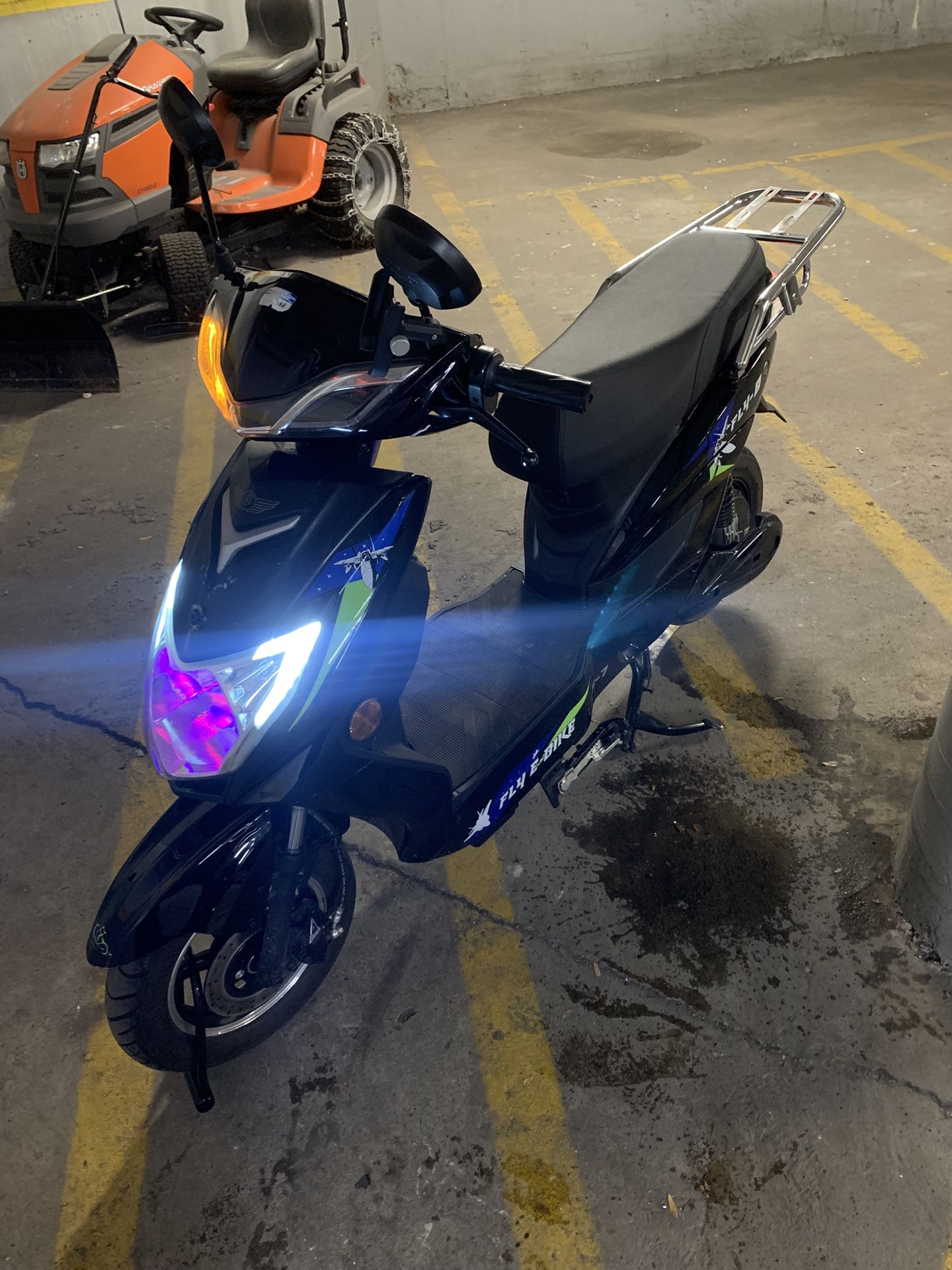 Fly-8 electric moped