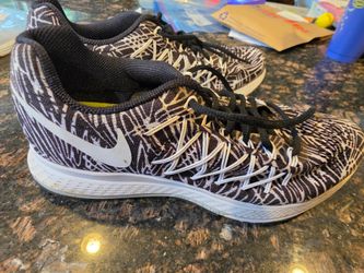 Women's Nike shoes 9.5