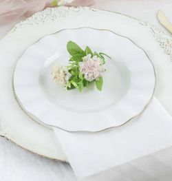 10-Pack Plastic Round Dinner Plates 9" White Ruffled Rim with Gold Edging - Heavy Duty Disposable Dinnerware for Upscale Buffets & Catered Events