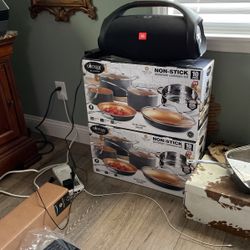 Brand New 10 Pc Gotham Cookware. 