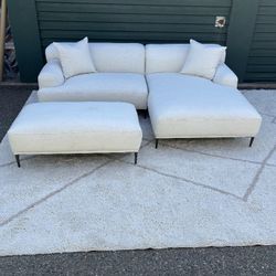 Article Abisko Sectional and Ottoman