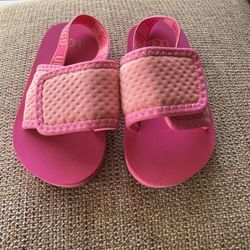 Ugg sandals/ cash only/ pickup/ size 6/ New 