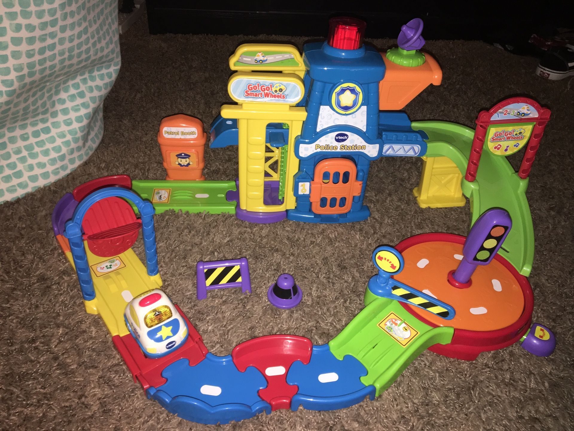 Go go smart wheels police hotsell station playset