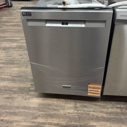 New Maytag.  Dishwasher 