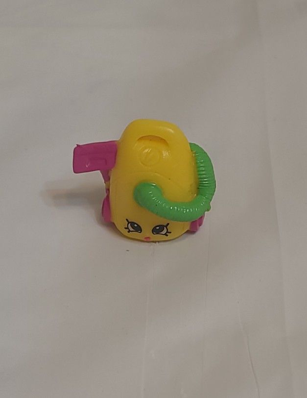 Mini Collectable Shopkins #BB-016 Vicky Vac Released 2016 W/ original packaging