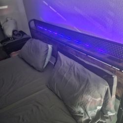 King Size Bed With Memory Foam Mattress 